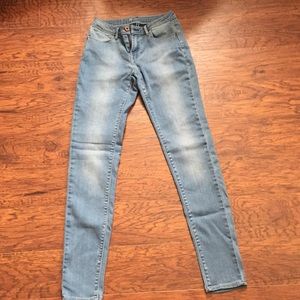 Levis Women’s Jegging Size 25